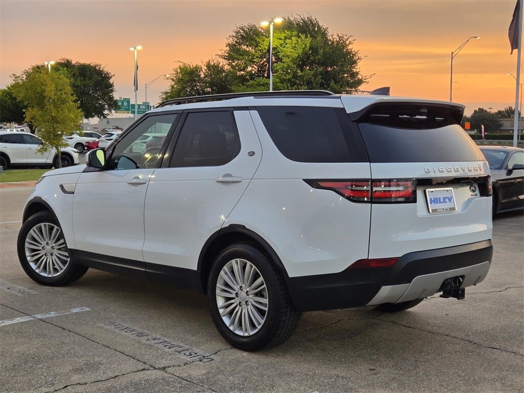 2018 Land Rover Discovery HSE Luxury photo 2
