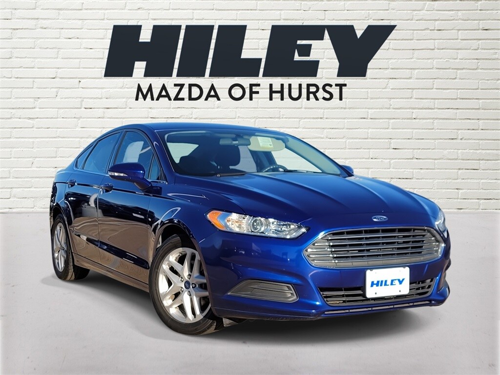 2016 Ford Fusion SE's photo