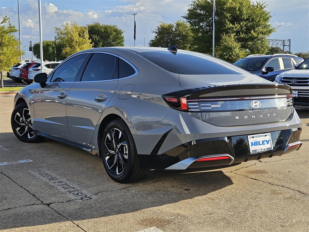 2024 Hyundai Sonata SEL photo 3
