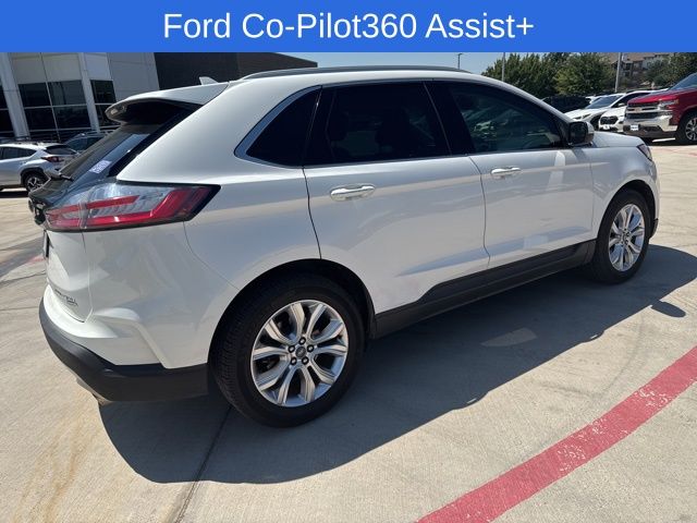 2020 Ford Edge Titanium photo 2