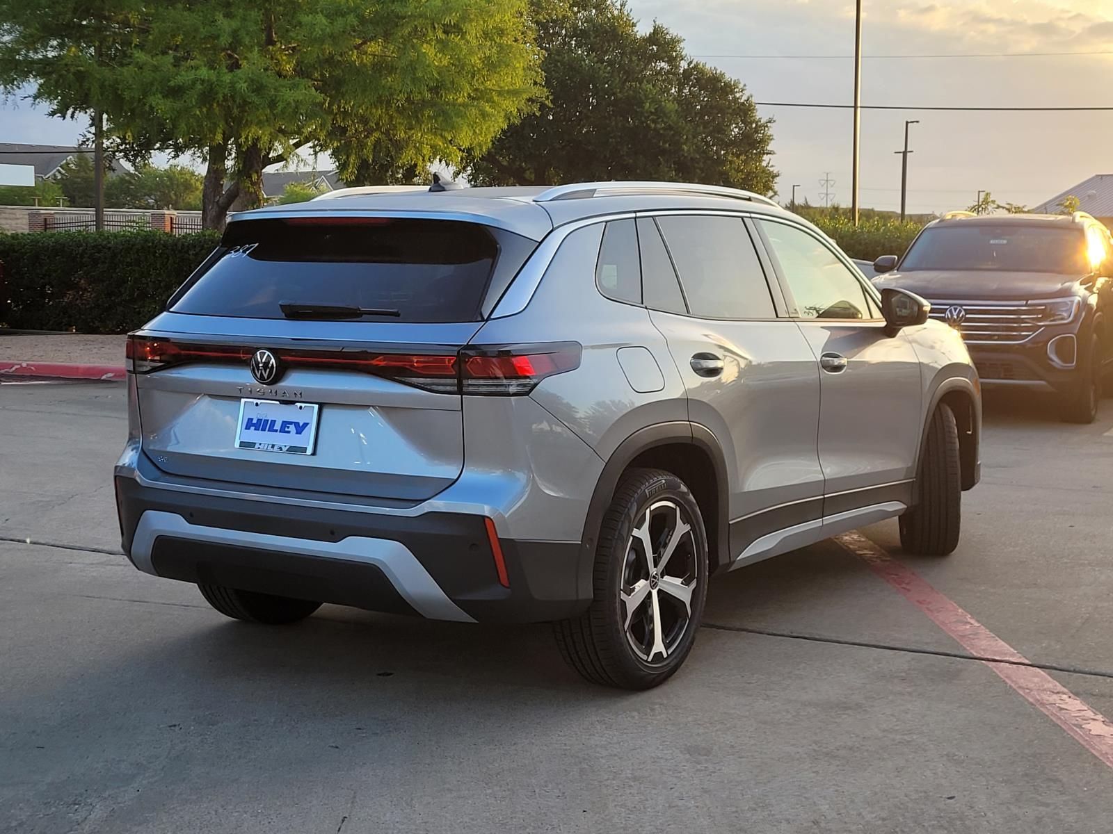 New 2026 Volkswagen Tiguan SE SUV