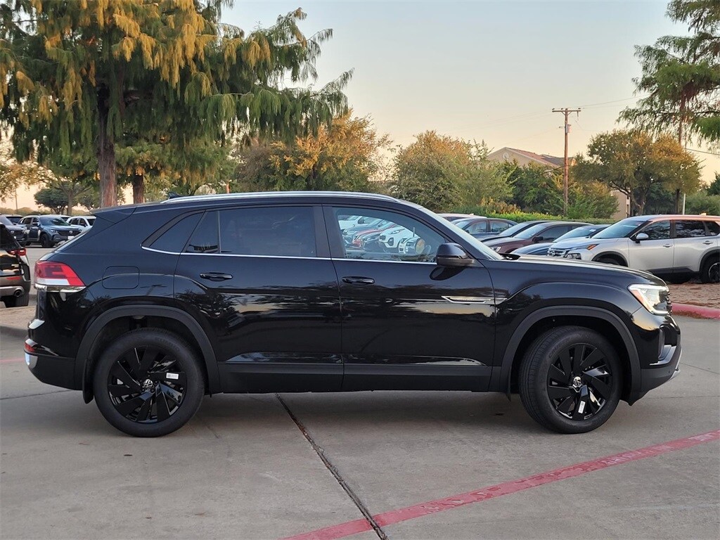 2026 Volkswagen Atlas Cross Sport SE Technology photo 2