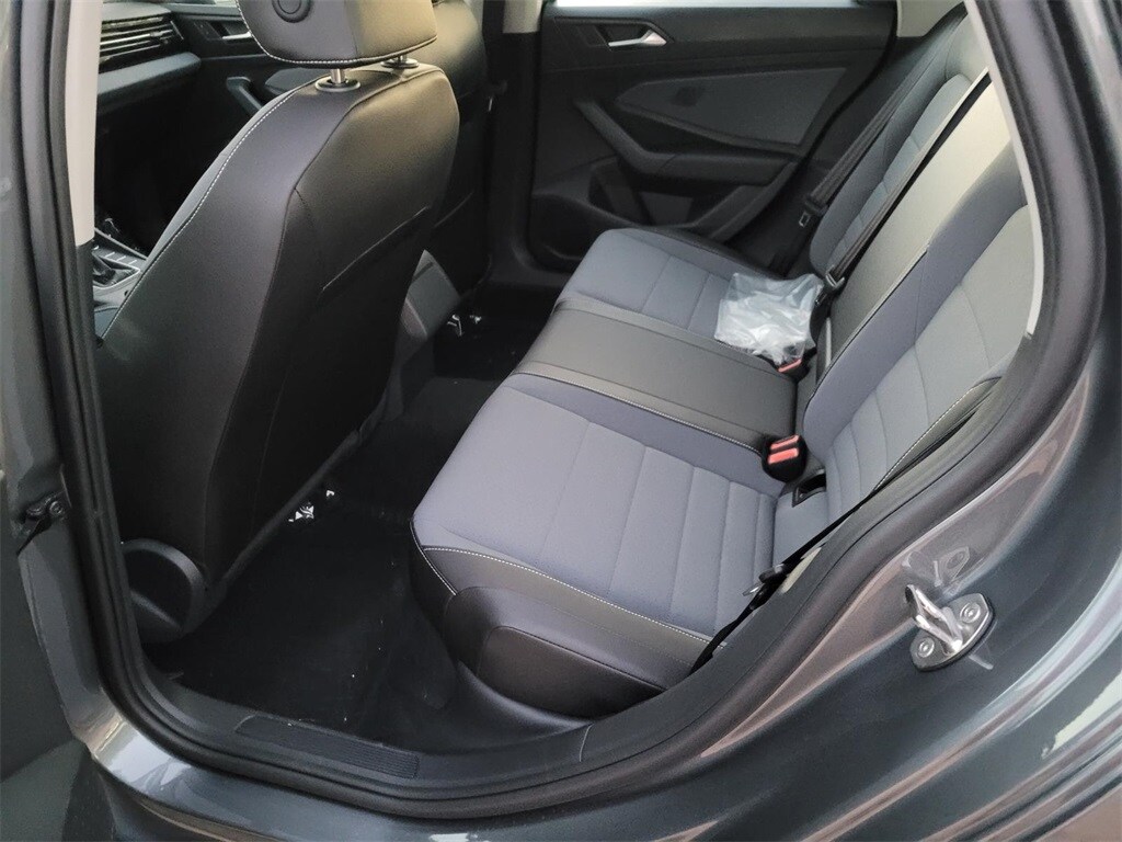 2025 Volkswagen Jetta 1.5T SE photo 4