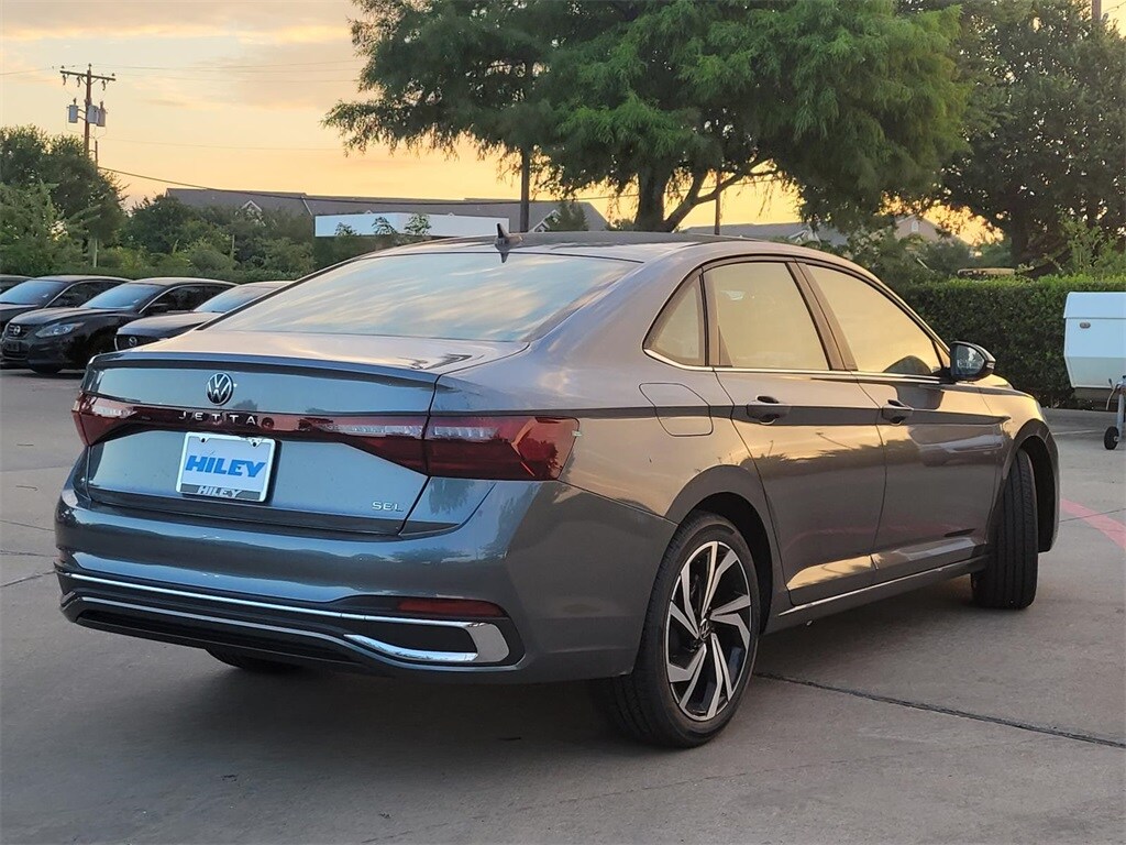 2025 Volkswagen Jetta 1.5T SEL photo 3