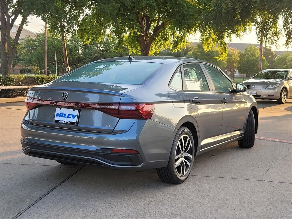 2025 Volkswagen Jetta 1.5T SE photo 3