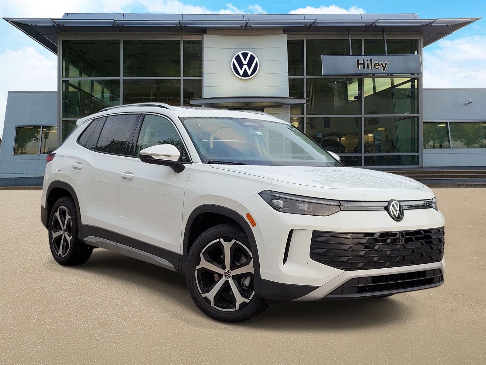 2026 Volkswagen Tiguan 2.0T SE's photo