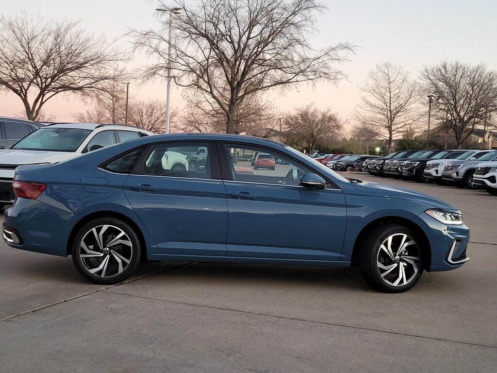 New 2026 Volkswagen Jetta 1.5T SEL Sedan