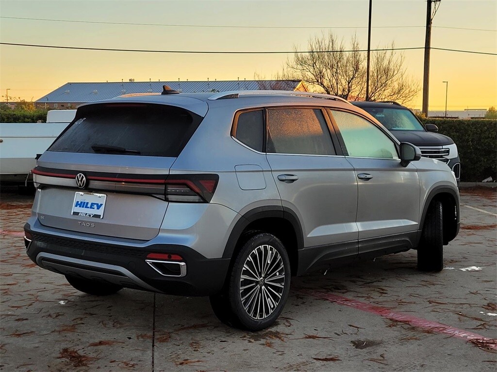 2026 Volkswagen Taos SE photo 3