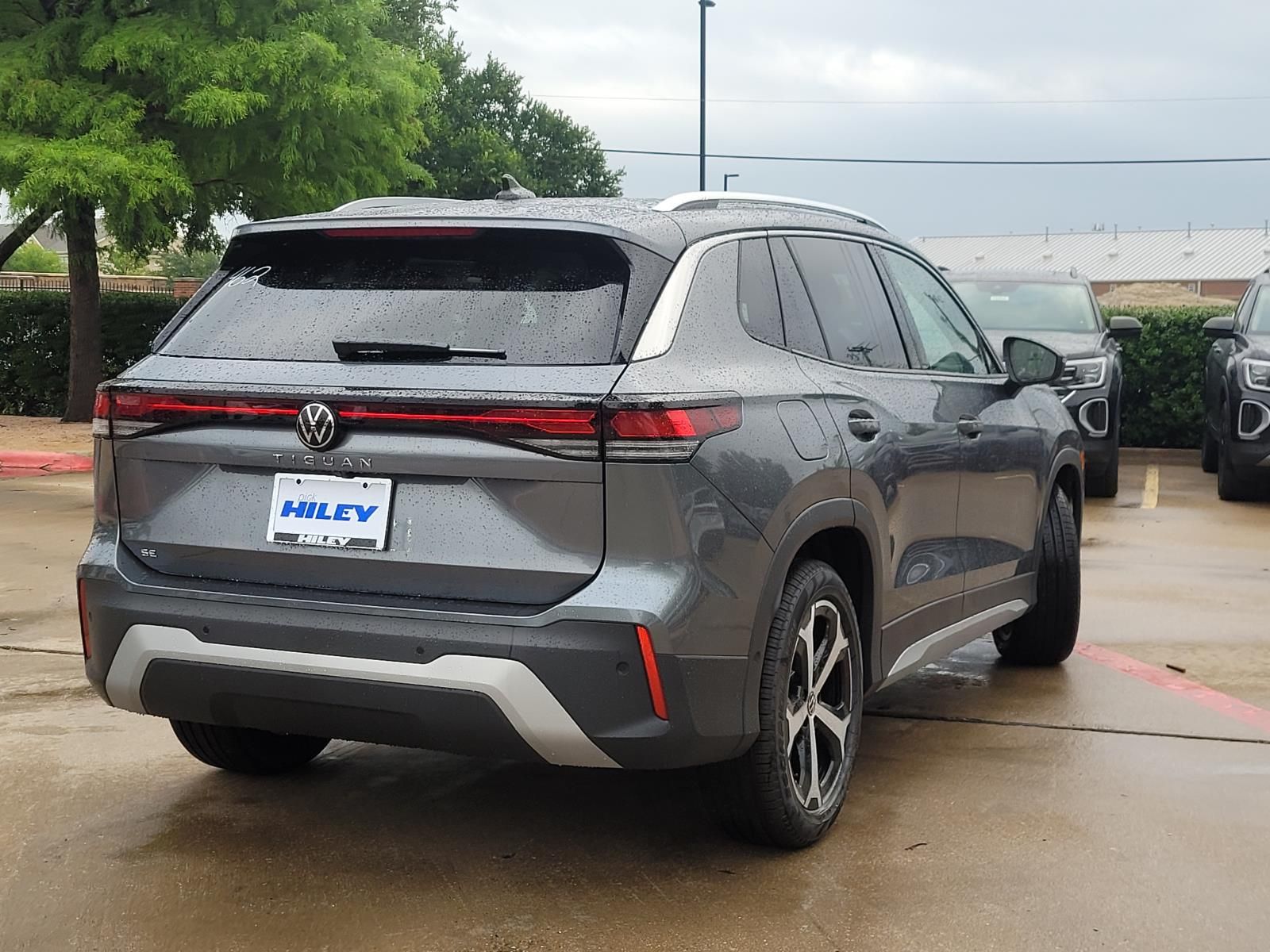 New 2026 Volkswagen Tiguan SE SUV