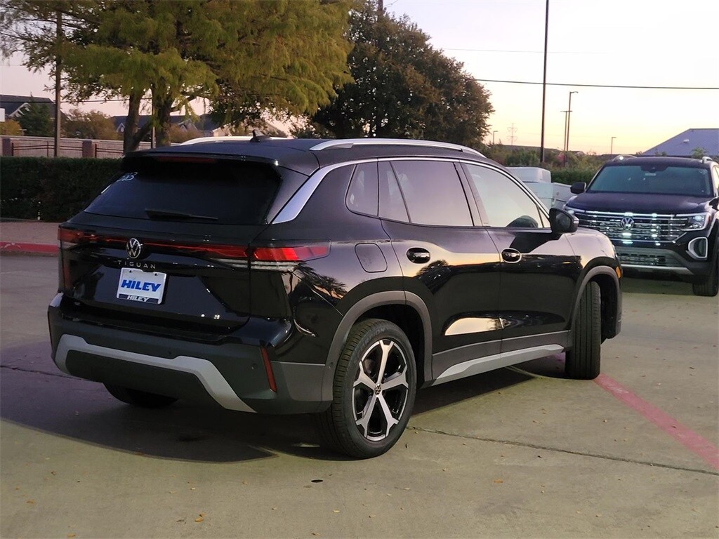 2026 Volkswagen Tiguan SE photo 3