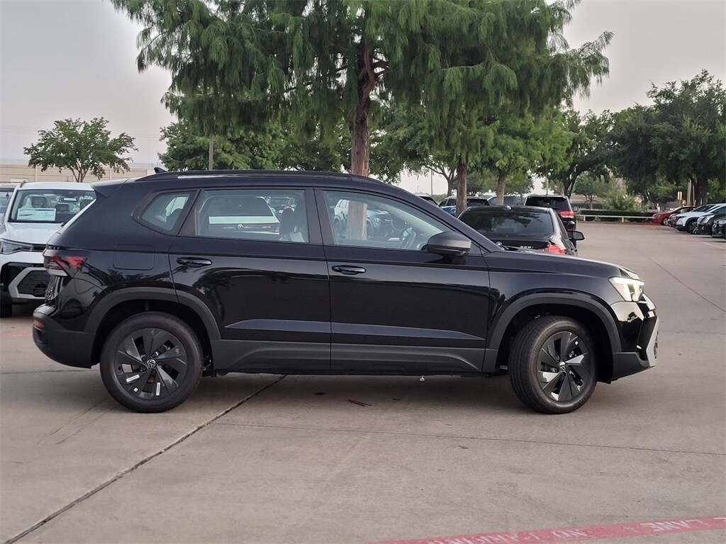 2025 Volkswagen Taos S photo 2