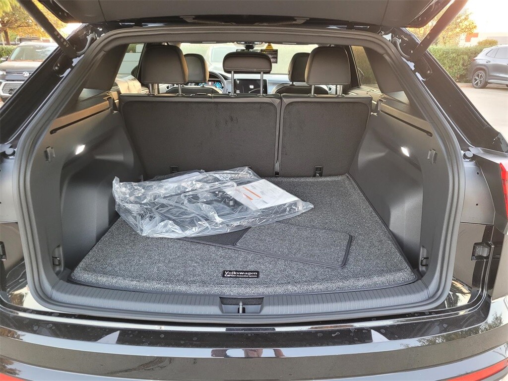 2026 Volkswagen Atlas Cross Sport SE Technology photo 4