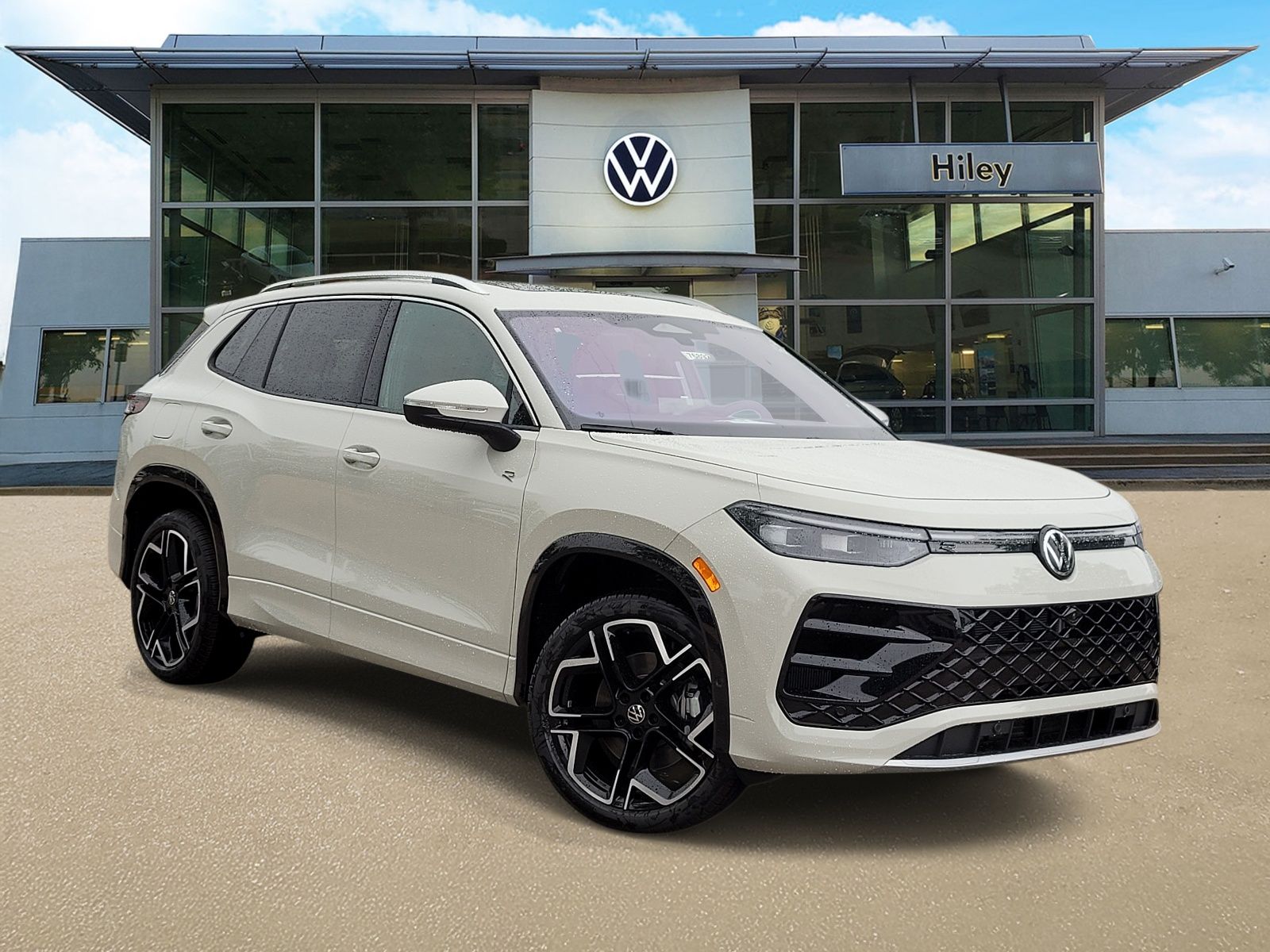 2026 Volkswagen Tiguan 2.0T SEL R-Line Turbo 4Motion's photo