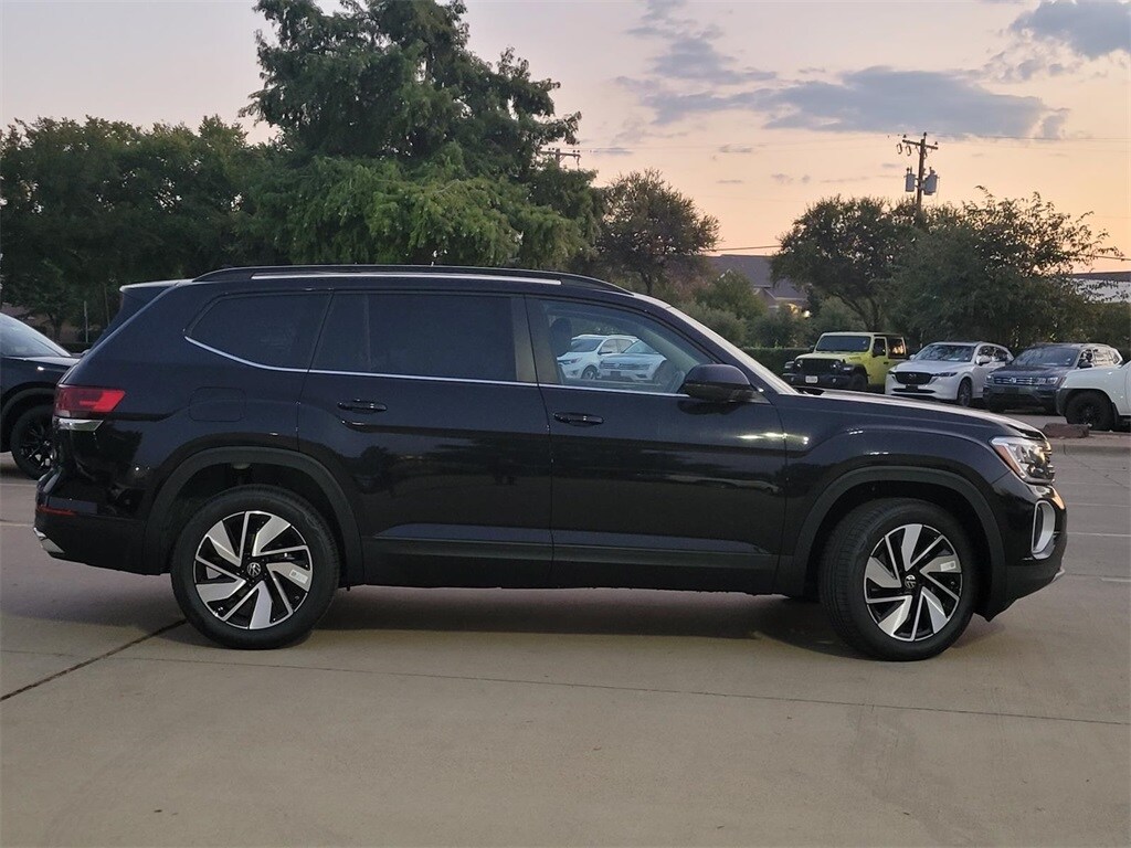 2026 Volkswagen Atlas SE Technology photo 2