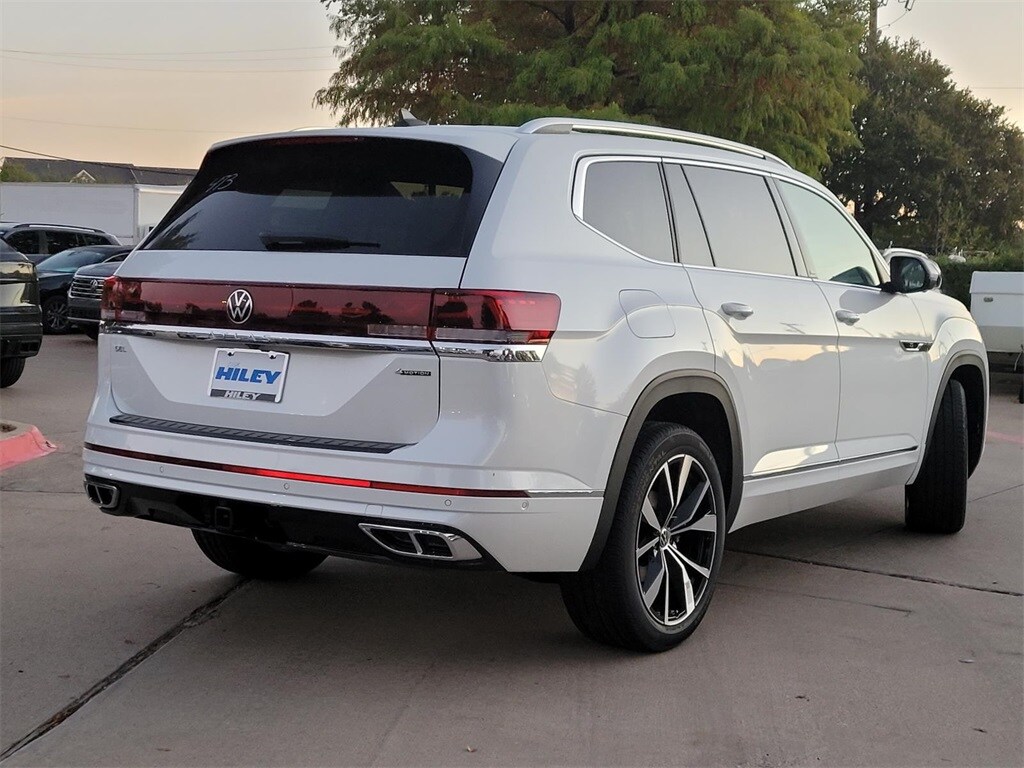 2026 Volkswagen Atlas SEL Premium R-Line photo 3