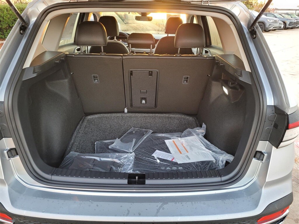 2026 Volkswagen Taos SE photo 4