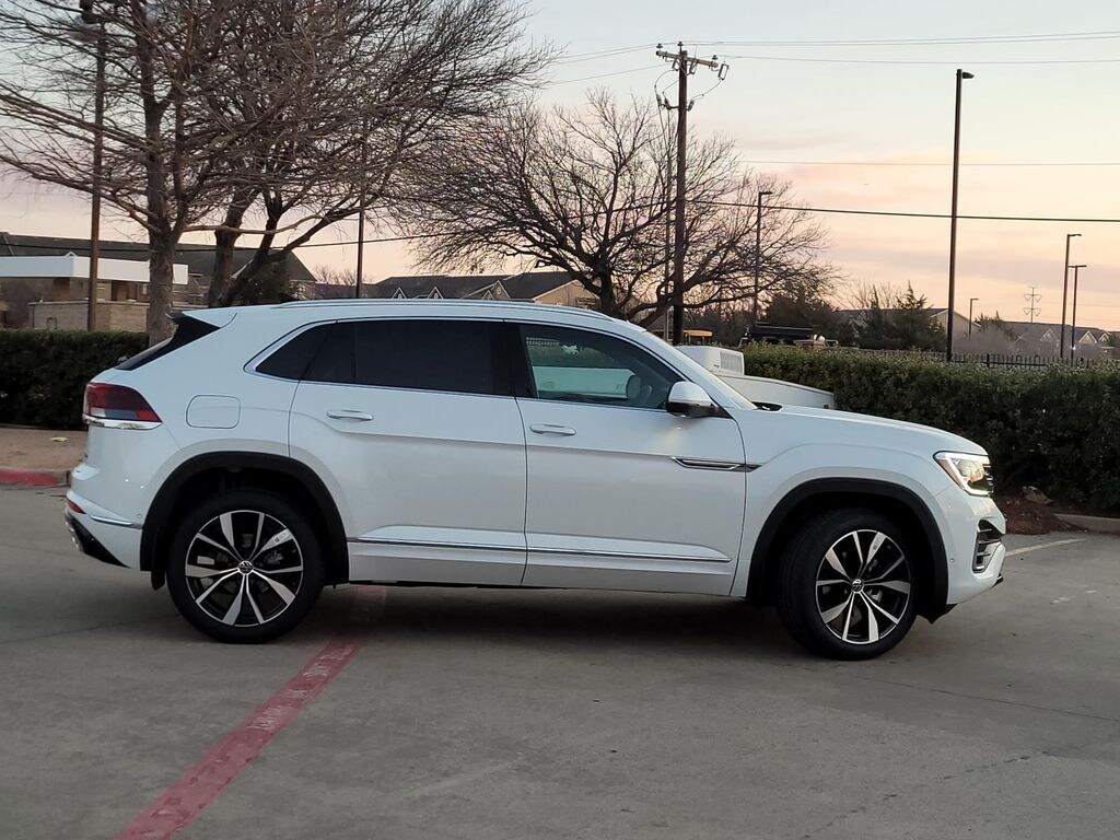 New 2026 Volkswagen Atlas Cross Sport 2.0T SEL Premium R-Line SUV
