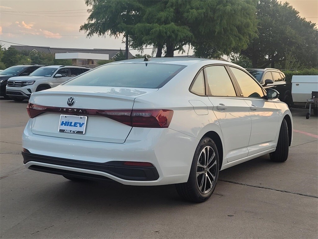 2025 Volkswagen Jetta 1.5T Sport photo 3