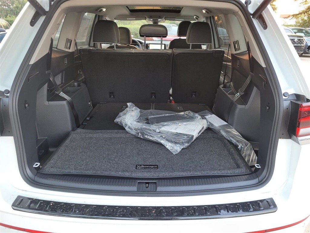 2026 Volkswagen Atlas SEL Premium R-Line photo 3