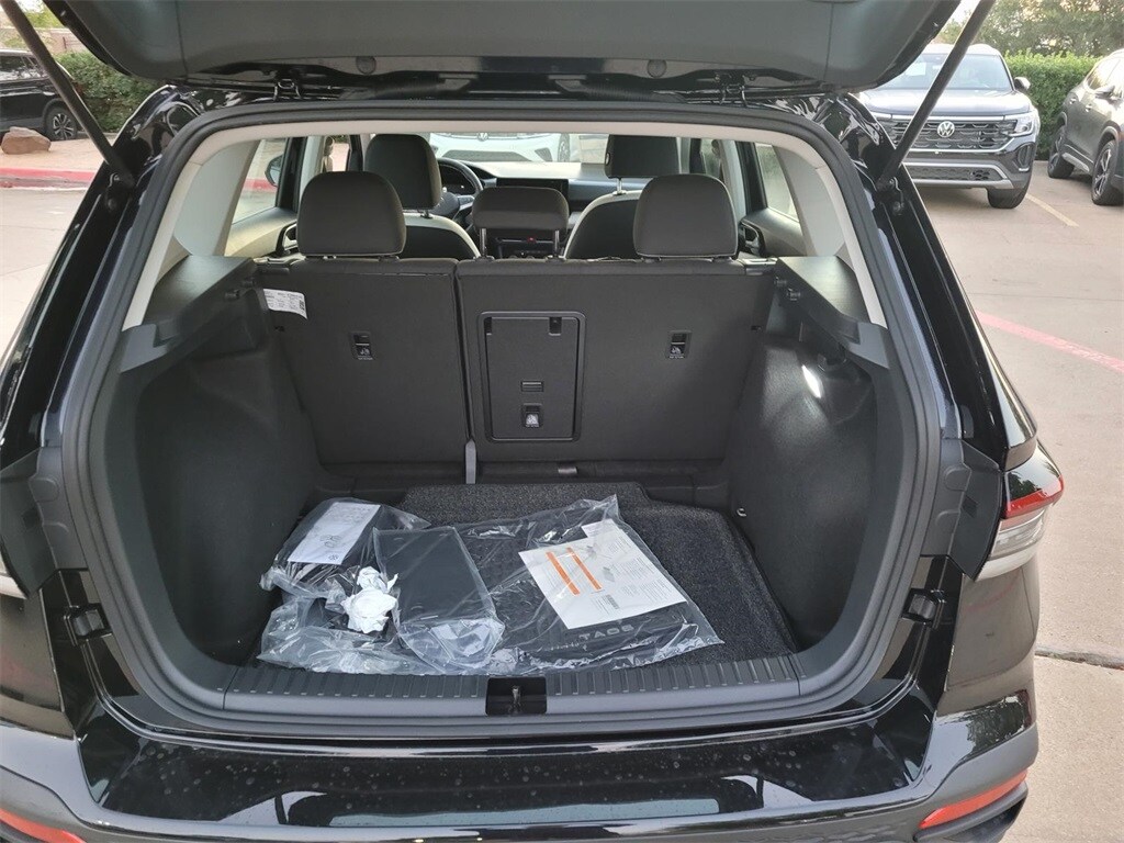 2025 Volkswagen Taos S photo 4