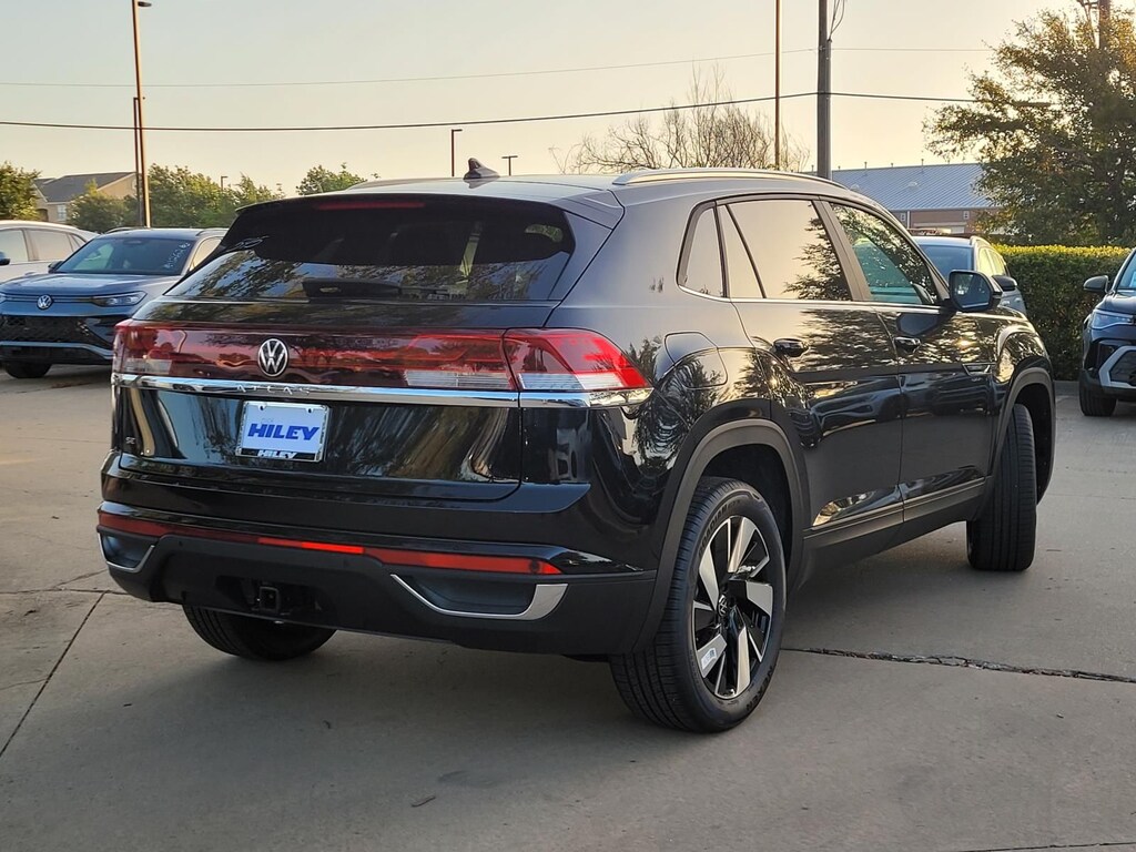 New 2026 Volkswagen Atlas Cross Sport SE w/Technology SUV