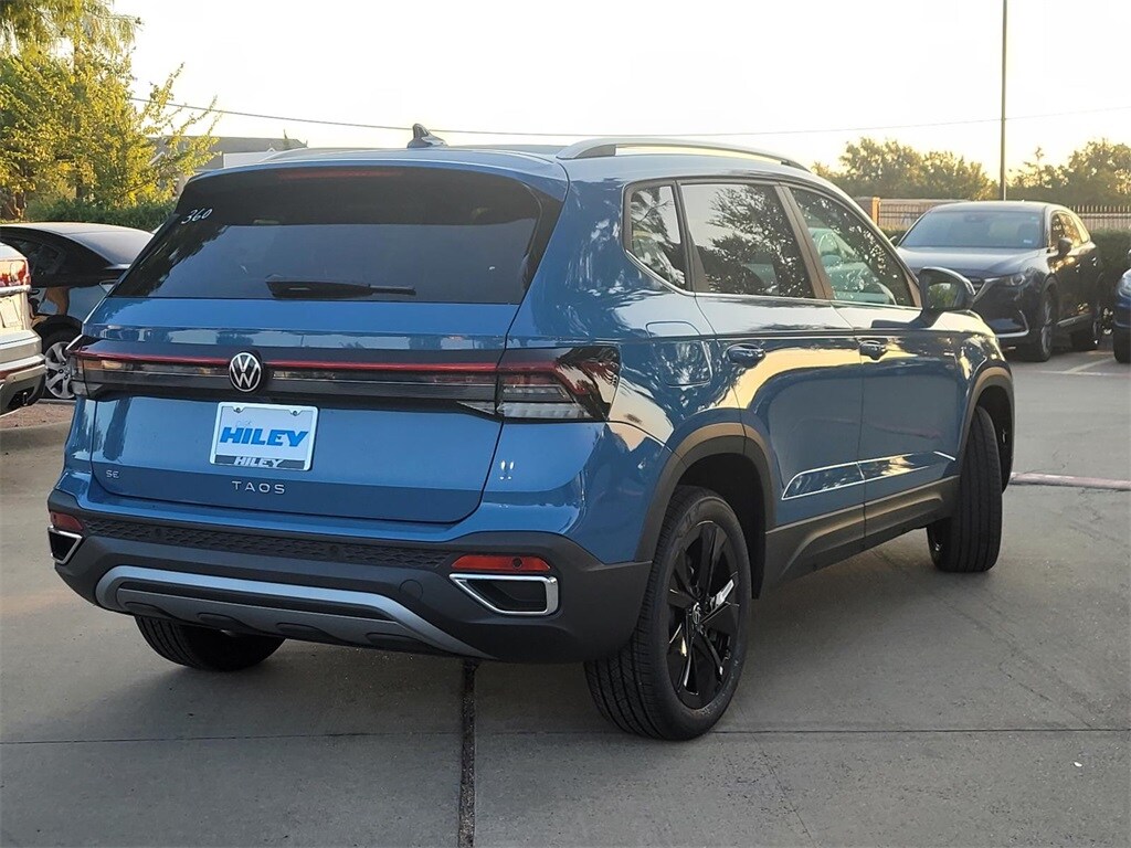 2025 Volkswagen Taos SE photo 2