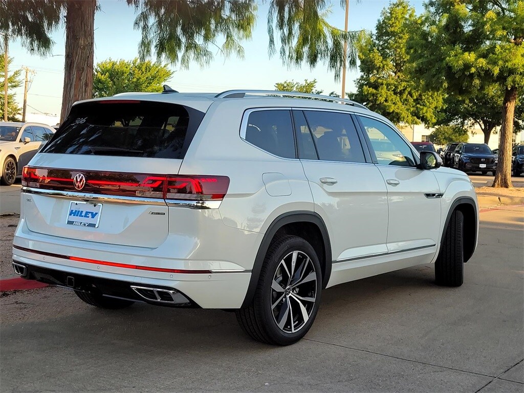 2025 Volkswagen Atlas SEL Premium R-Line photo 3