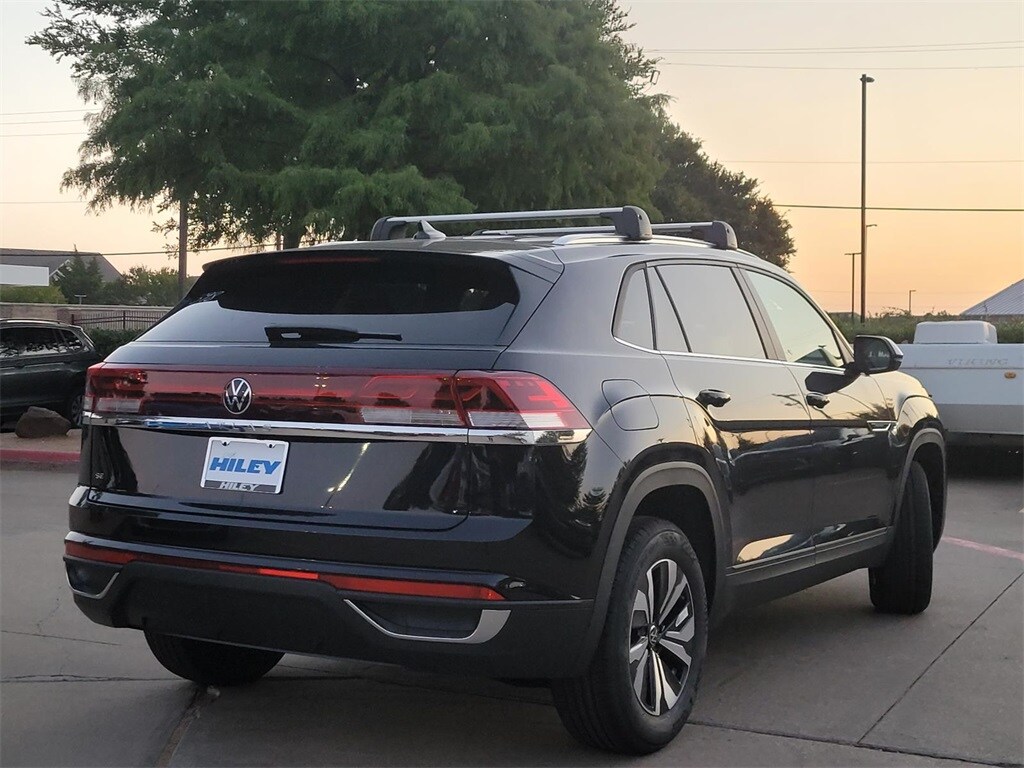 2026 Volkswagen Atlas Cross Sport SE photo 3