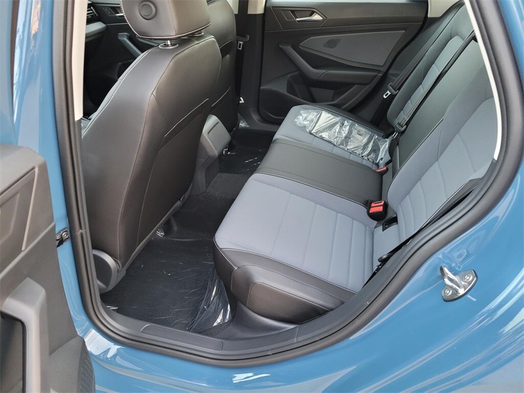 2025 Volkswagen Jetta 1.5T SE photo 4