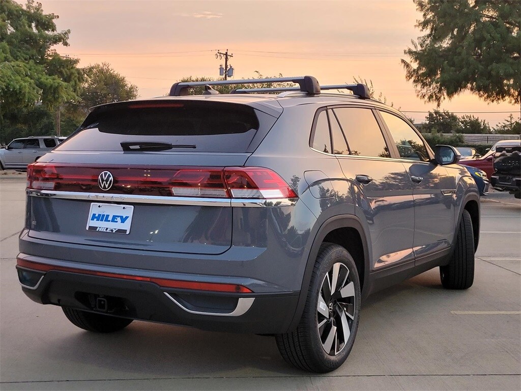 2026 Volkswagen Atlas Cross Sport SE Technology photo 3