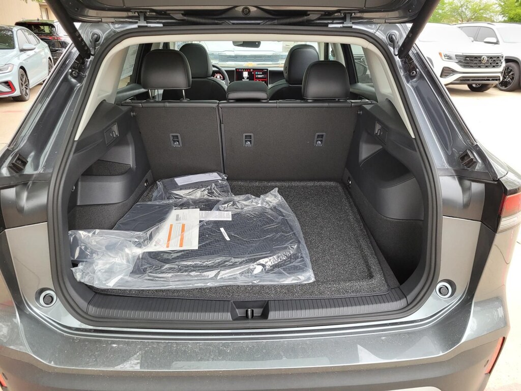 New 2026 Volkswagen Tiguan SE SUV