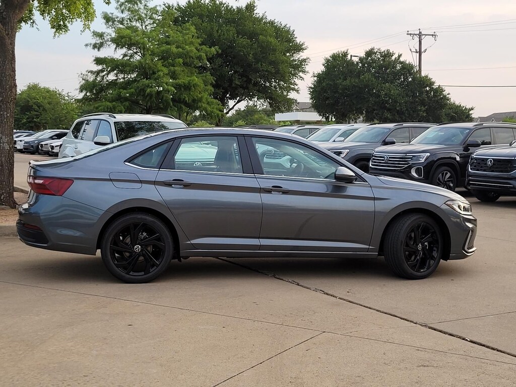 New 2026 Volkswagen Jetta 1.5T SE Sedan