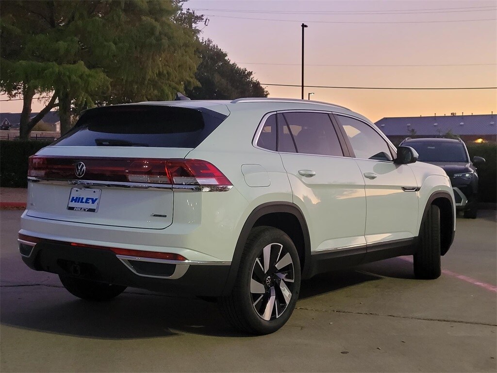 2026 Volkswagen Atlas Cross Sport SEL photo 3