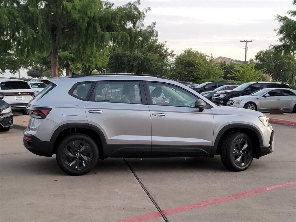 2025 Volkswagen Taos S photo 2