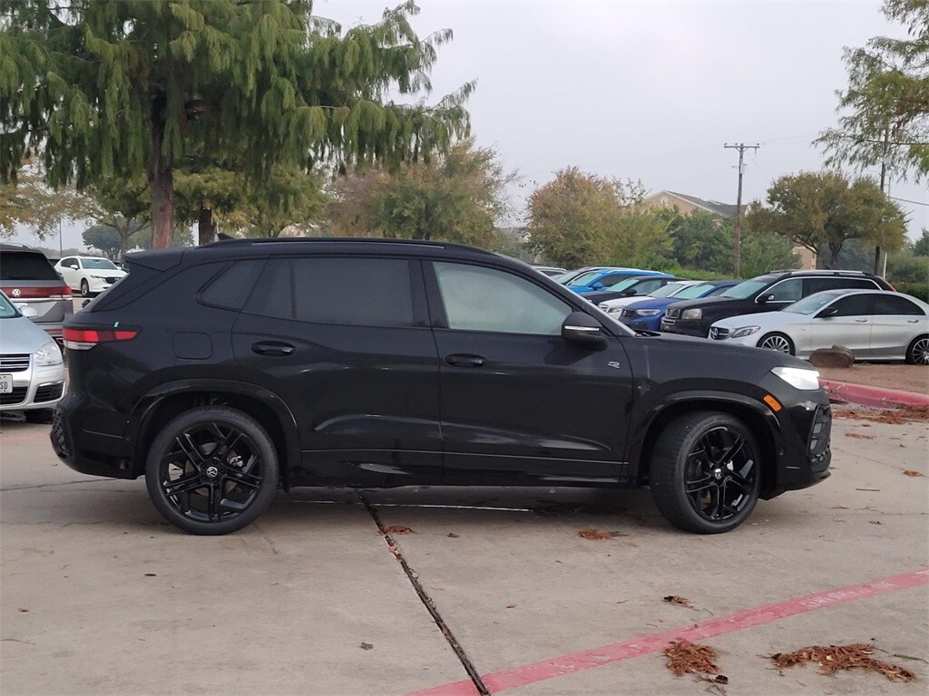 New 2026 Volkswagen Tiguan 2.0T SE R-Line Black SUV
