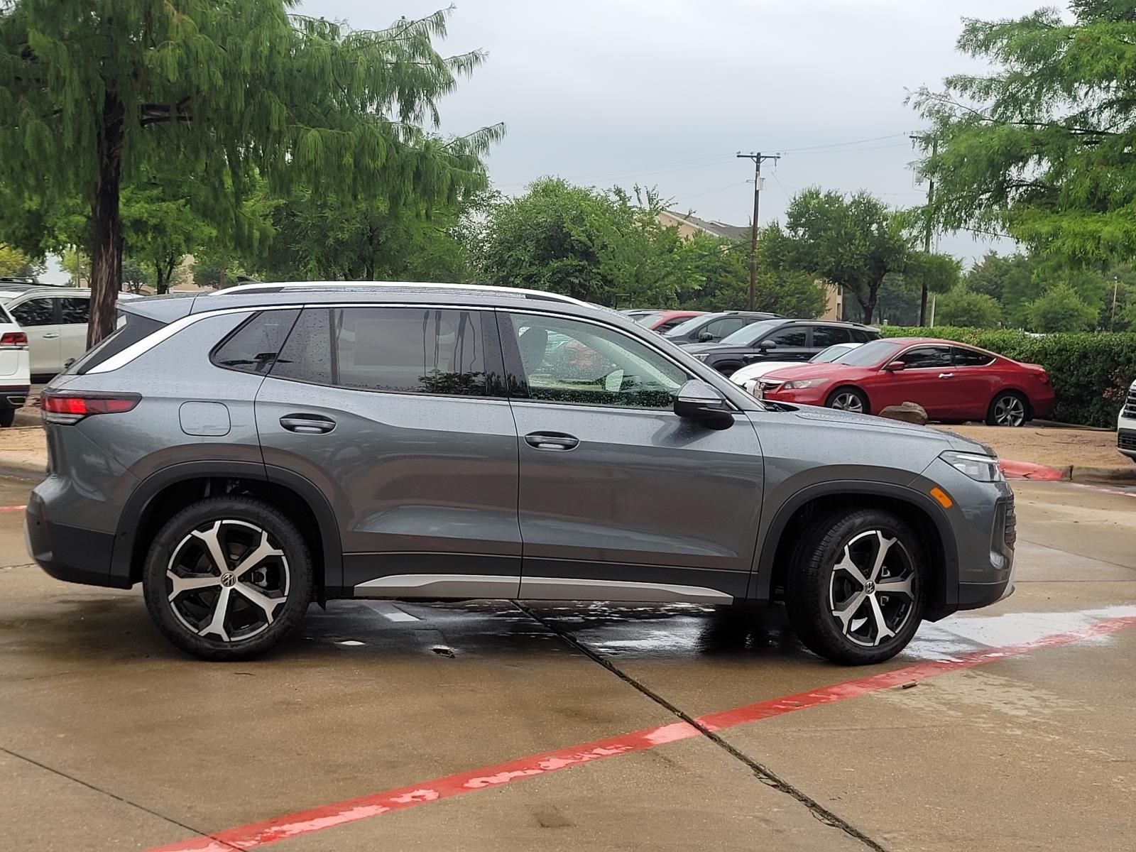New 2026 Volkswagen Tiguan SE SUV
