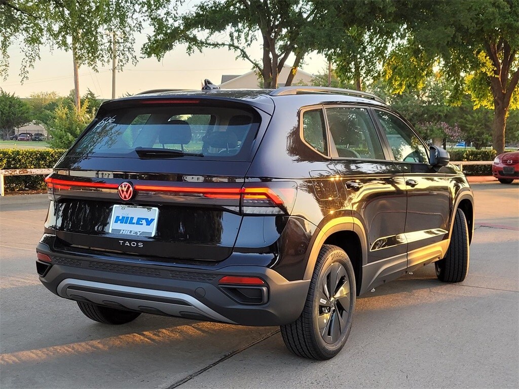 2025 Volkswagen Taos S photo 2