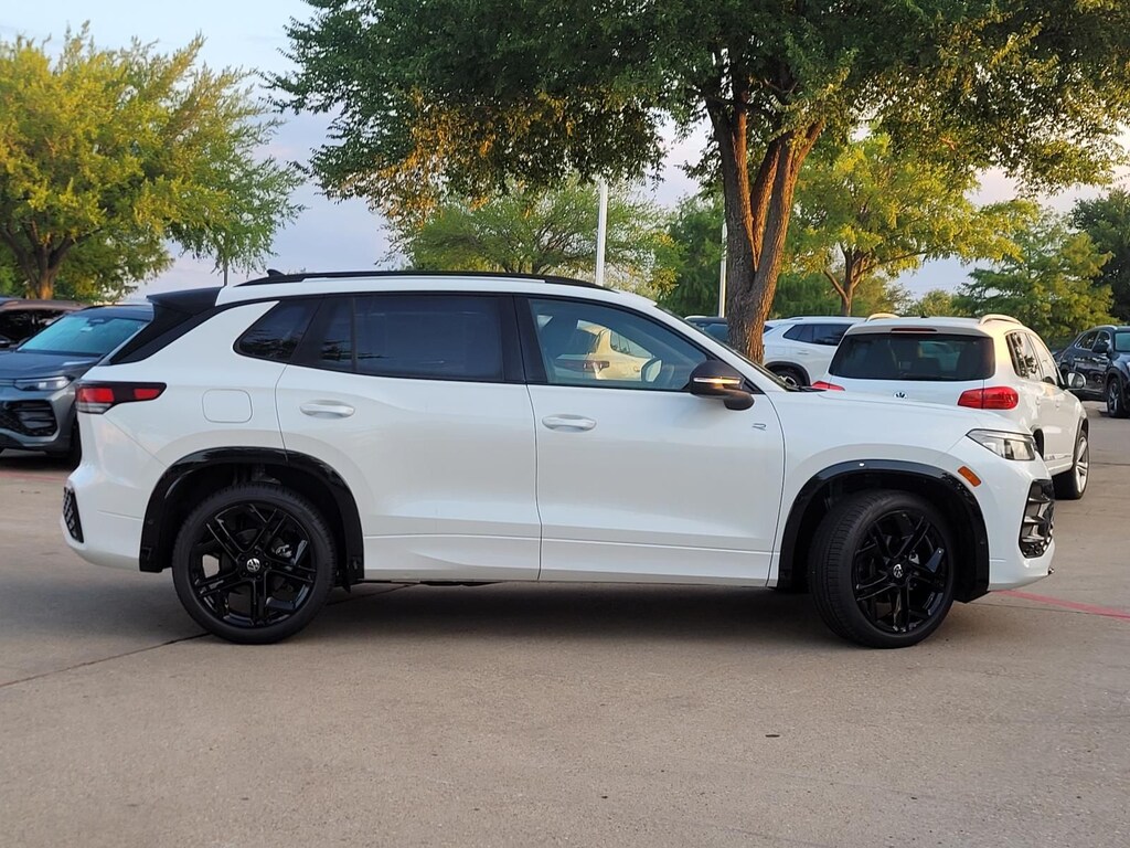 New 2026 Volkswagen Tiguan 2.0T SE R-Line Black SUV