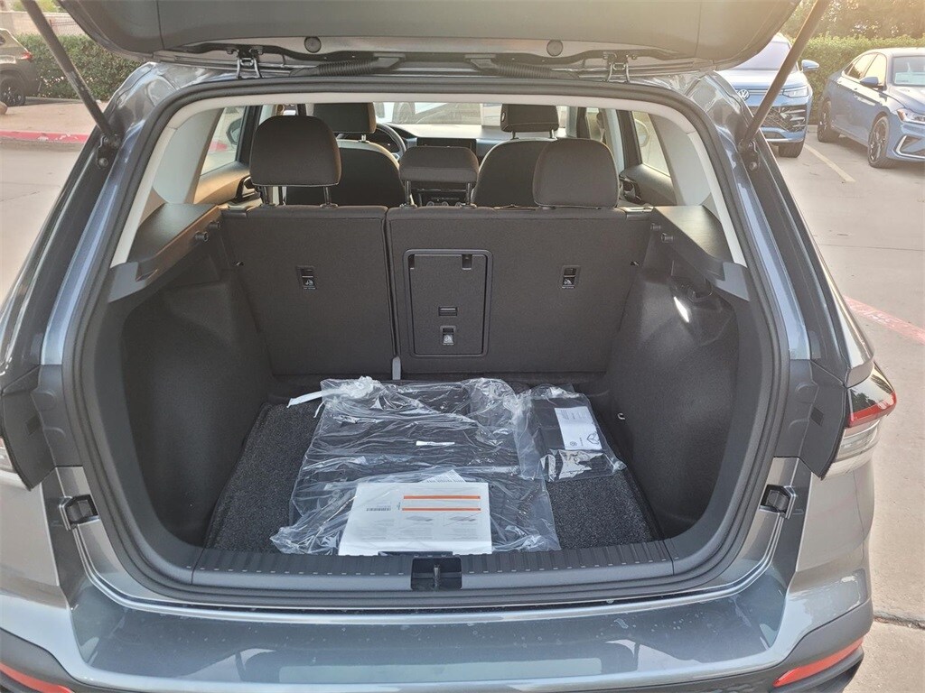 2025 Volkswagen Taos S photo 3