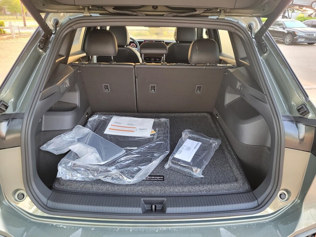 New 2026 Volkswagen Tiguan 2.0T SE R-Line Black SUV