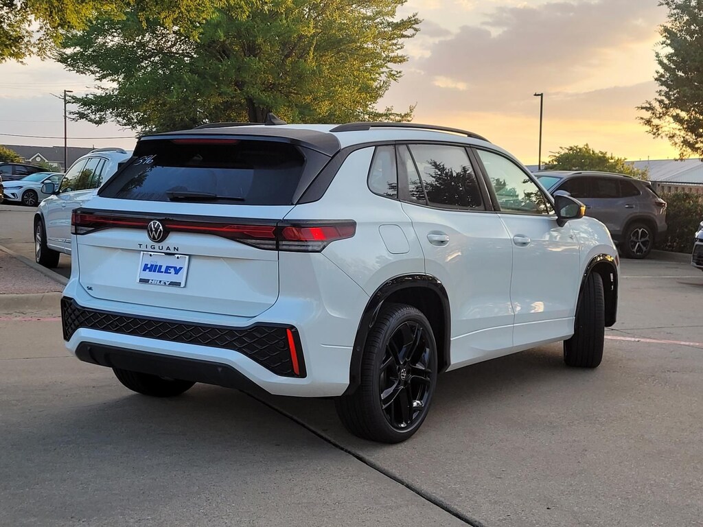 New 2026 Volkswagen Tiguan 2.0T SE R-Line Black SUV
