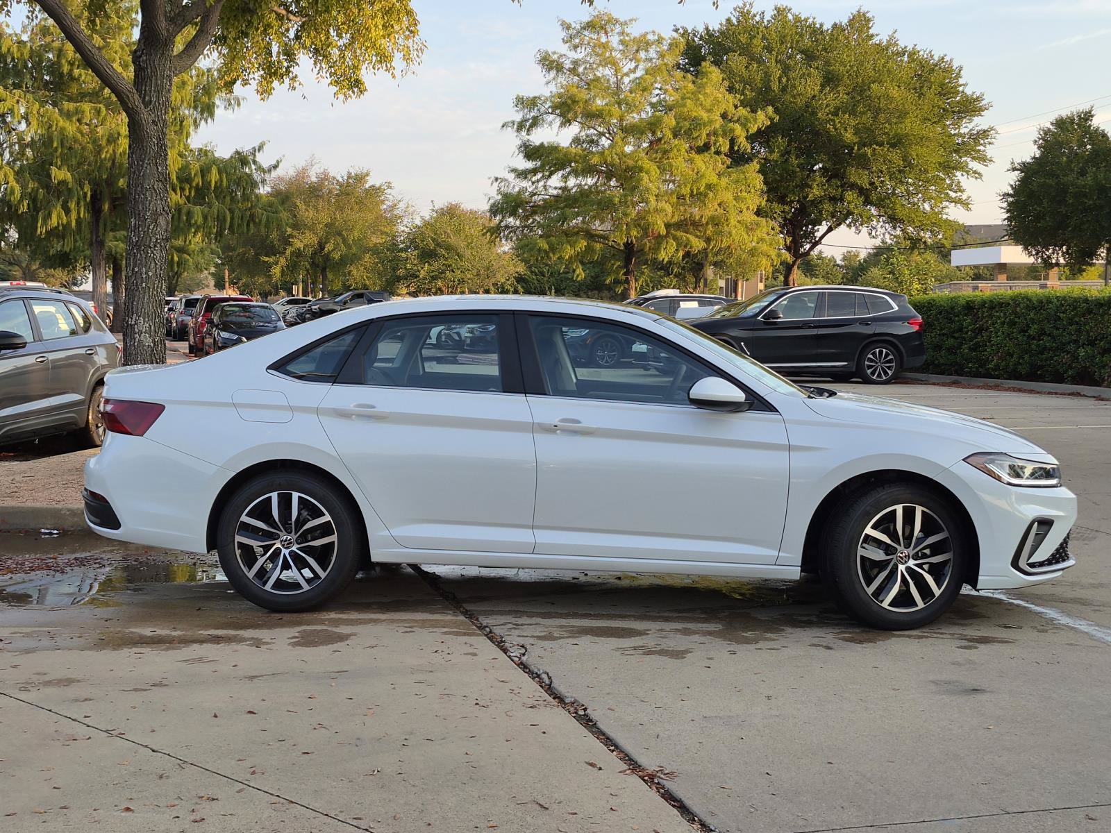 New 2027 Volkswagen Jetta 1.5T SE Sedan