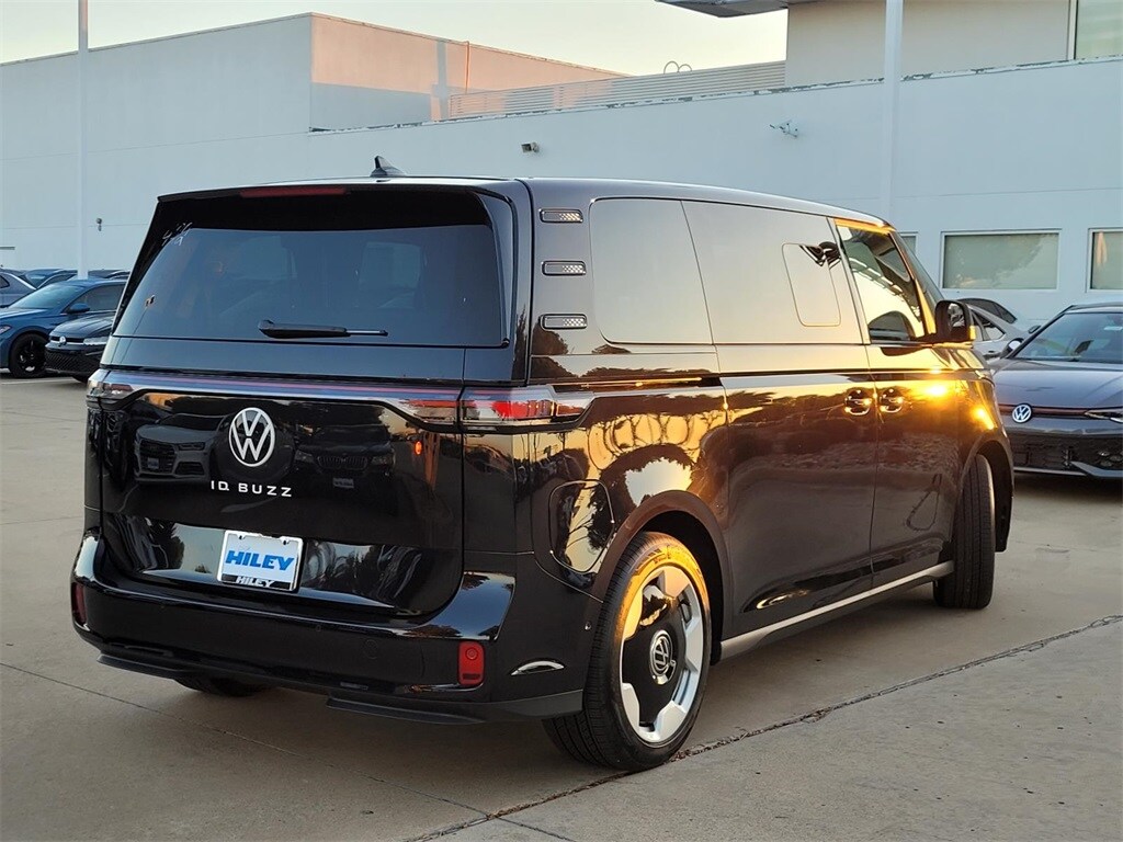 2025 Volkswagen ID. Buzz Pro S photo 3