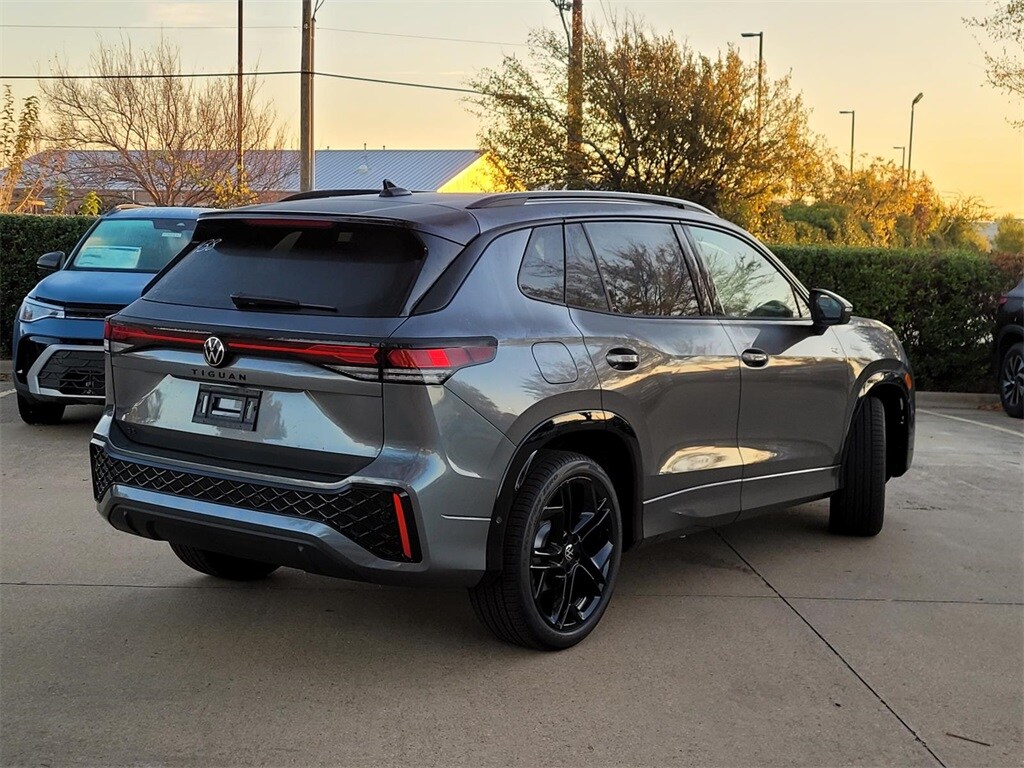 New 2026 Volkswagen Tiguan 2.0T SE R-Line Black SUV