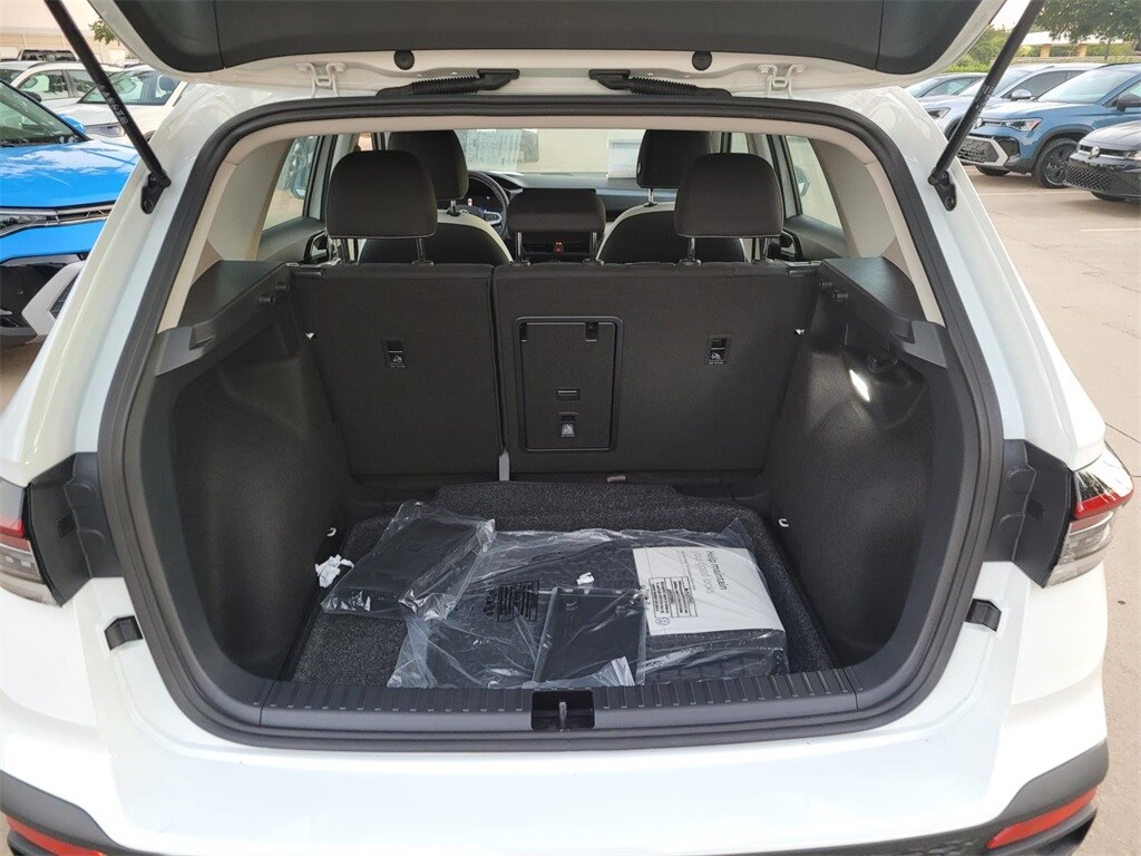 2025 Volkswagen Taos S photo 3