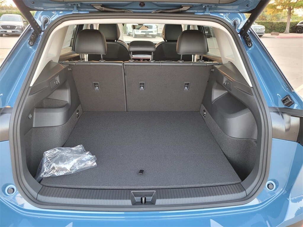 2025 Volkswagen Tiguan SE photo 3