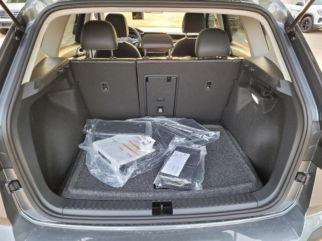 New 2026 Volkswagen Taos 1.5T SEL SUV