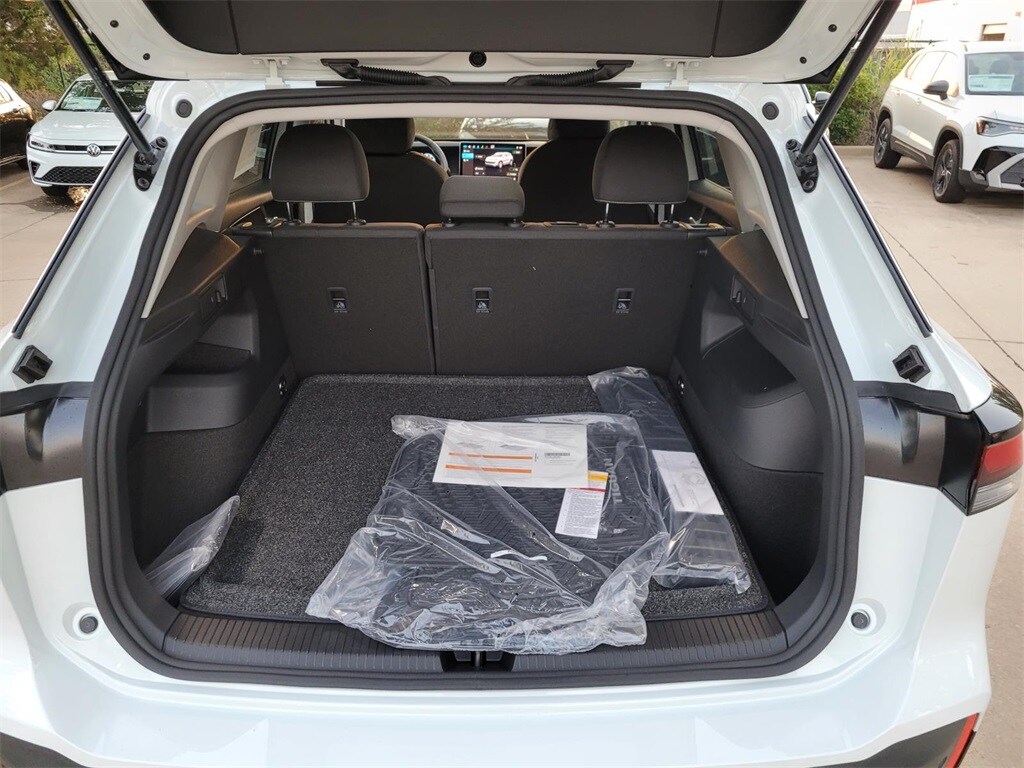 2025 Volkswagen Tiguan S photo 3