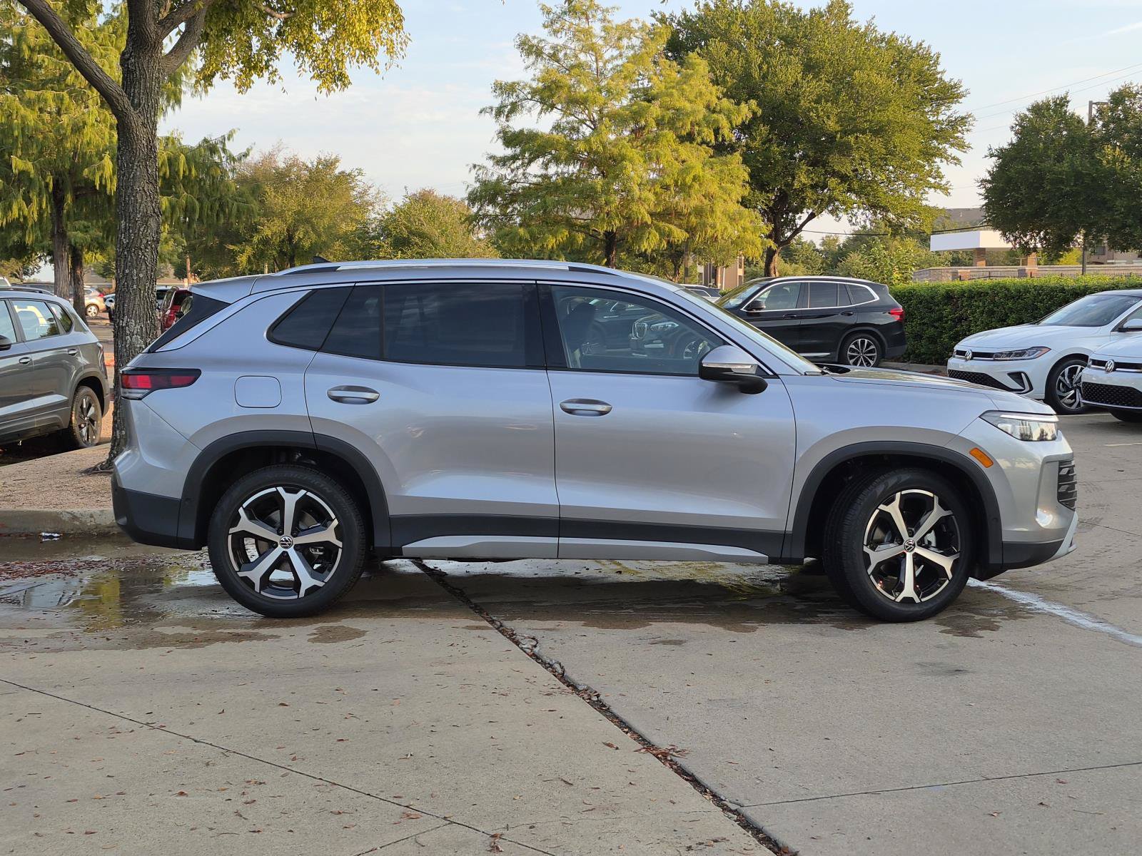 New 2026 Volkswagen Tiguan SE SUV