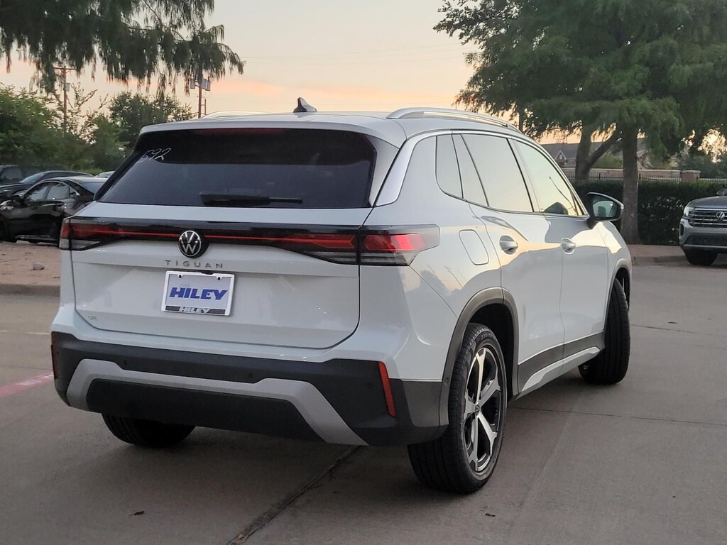 New 2026 Volkswagen Tiguan SE SUV